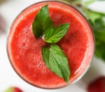 Low sugar strawberry smoothie for diabetics
